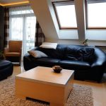 Dohányzóasztal kanapéval